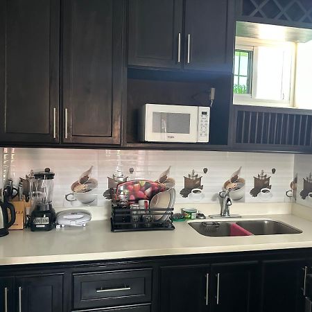 Remarkable 1-Bed Apartment In Montego Bay Luaran gambar