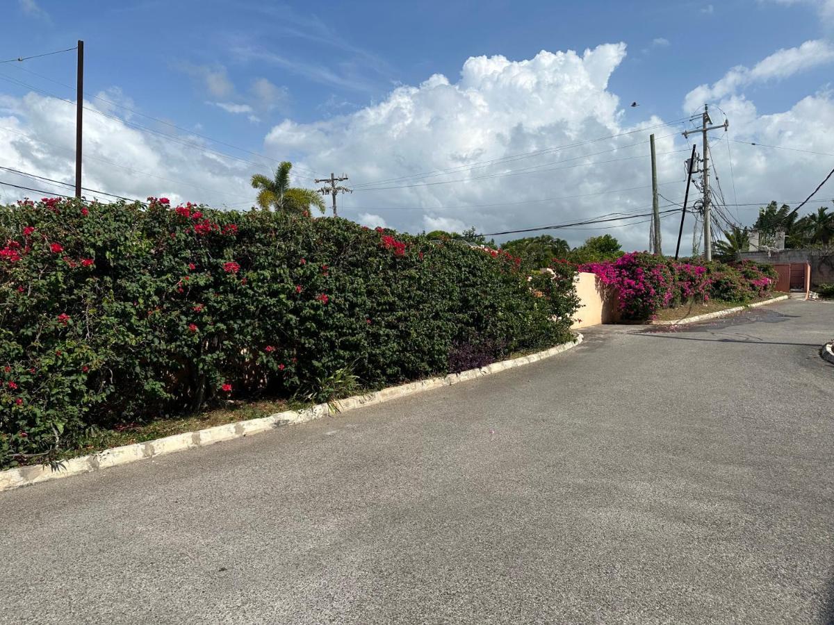 Remarkable 1-Bed Apartment In Montego Bay Luaran gambar