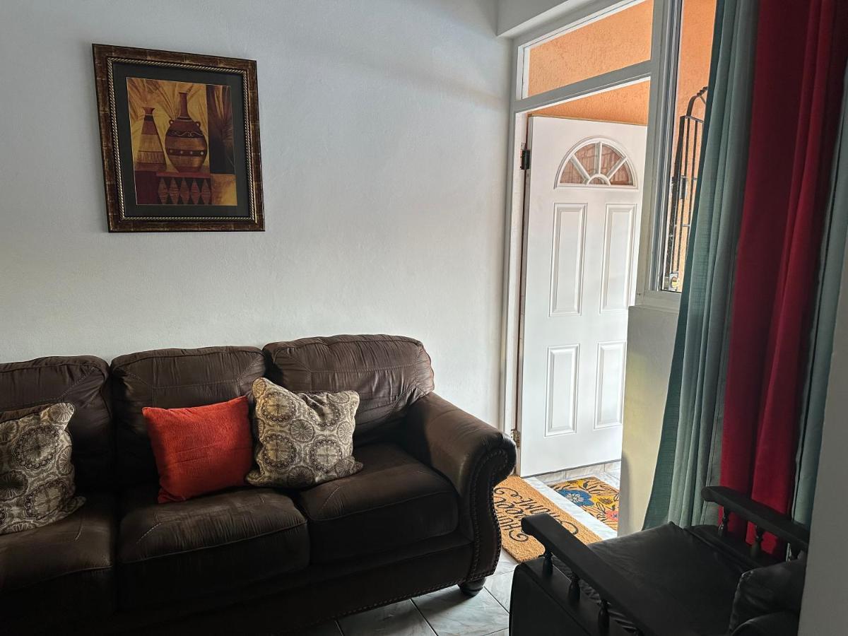 Remarkable 1-Bed Apartment In Montego Bay Luaran gambar