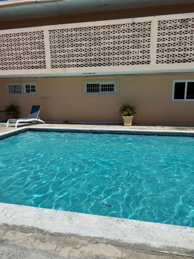 Remarkable 1-Bed Apartment In Montego Bay Luaran gambar